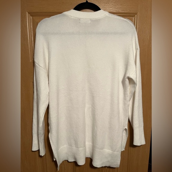 T Tahari White Crew Neck Sweater - Picture 10 of 10